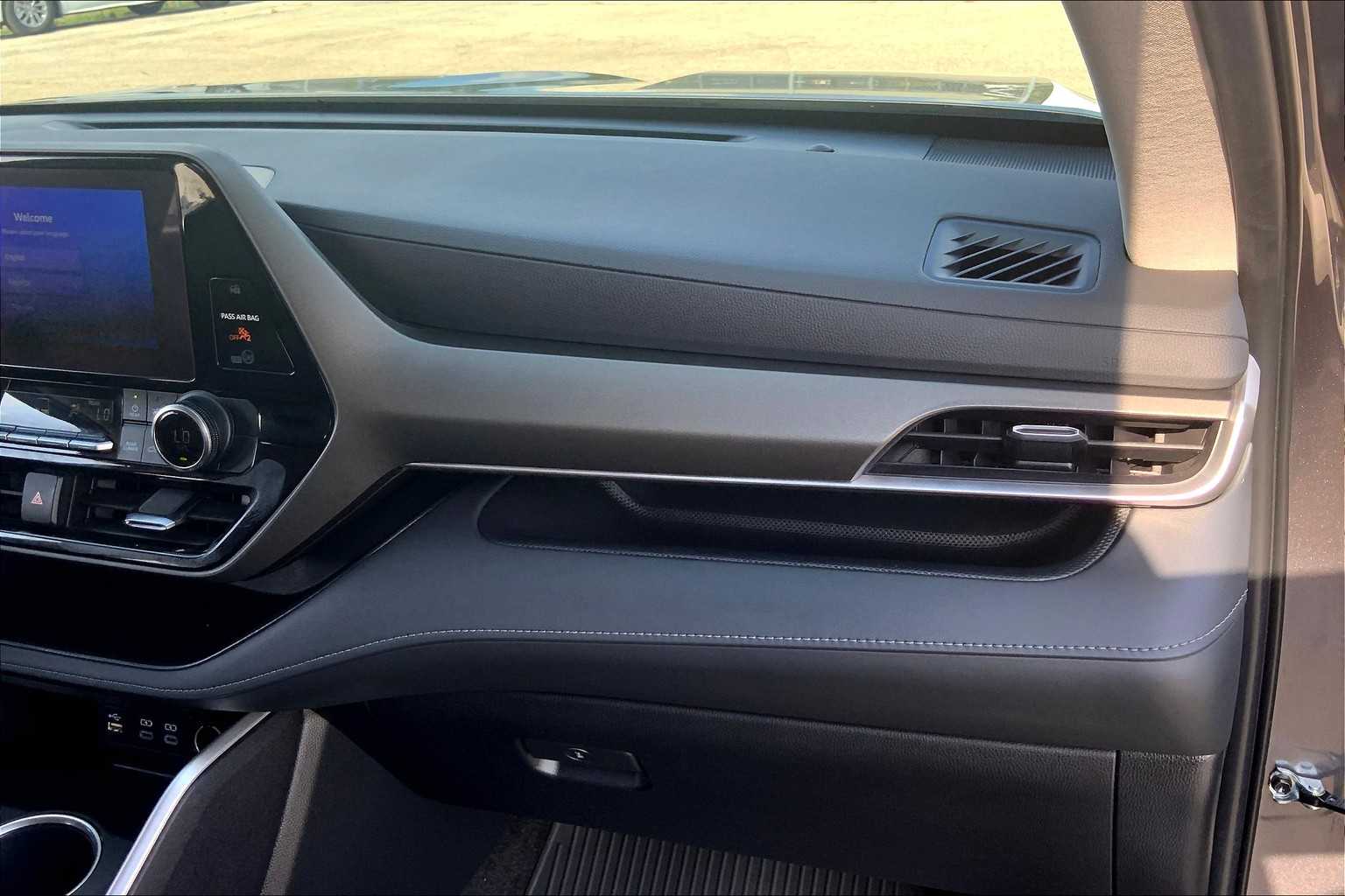 2023 Toyota Highlander LE Magnetic Gray Metallic at AutoNation USA Houston