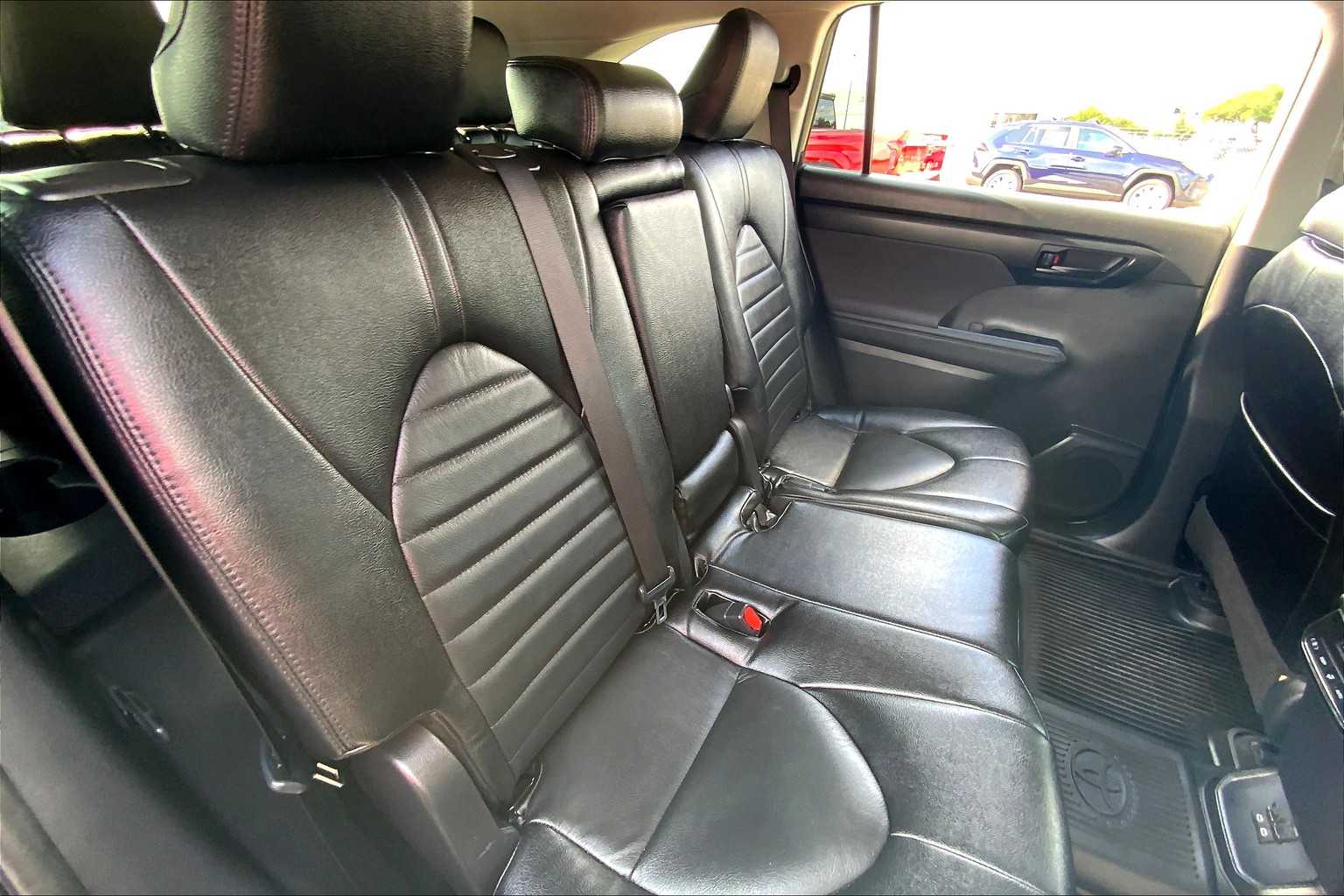 2023 Toyota Highlander LE Magnetic Gray Metallic at AutoNation USA Houston