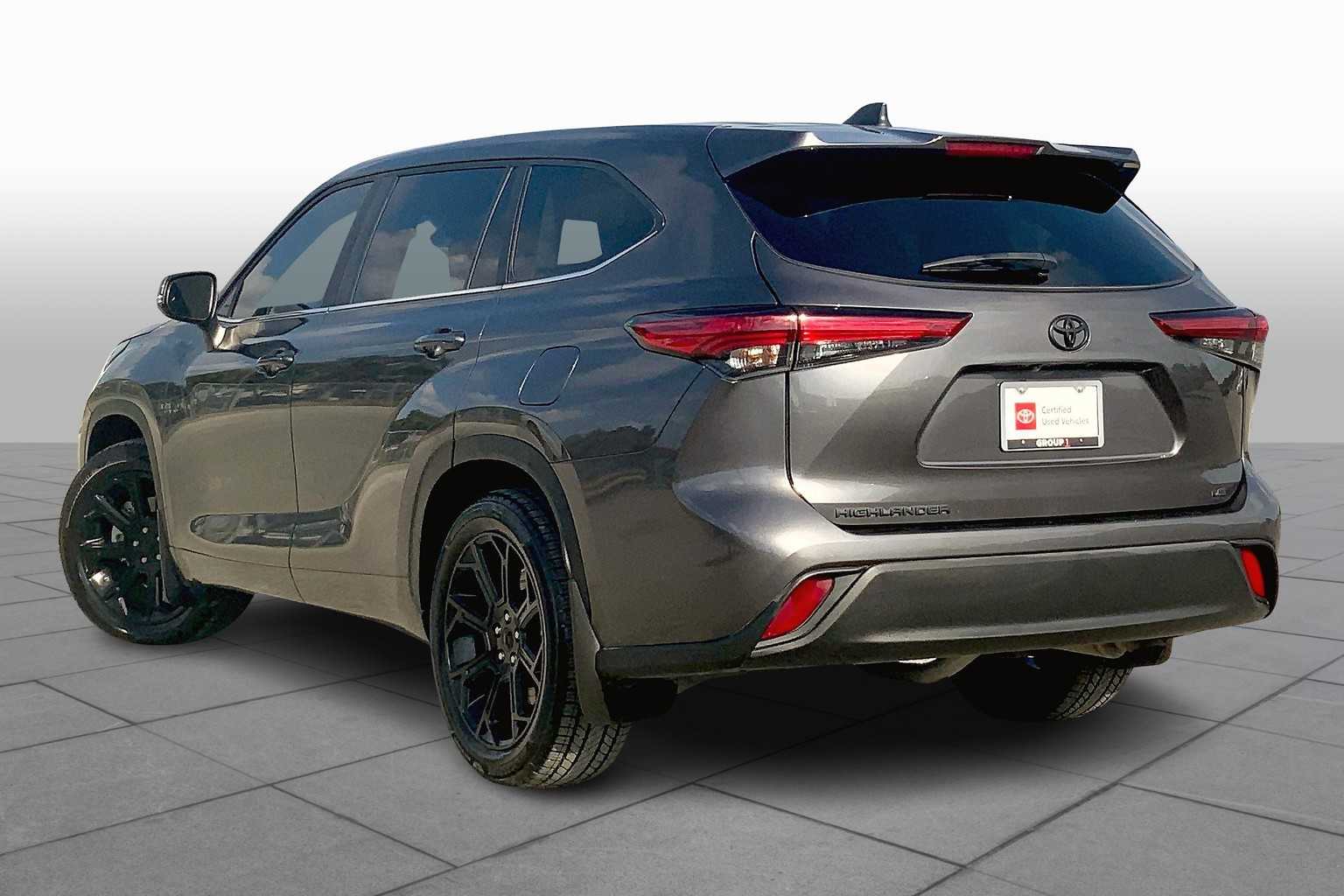 2023 Toyota Highlander LE Magnetic Gray Metallic at AutoNation USA Houston