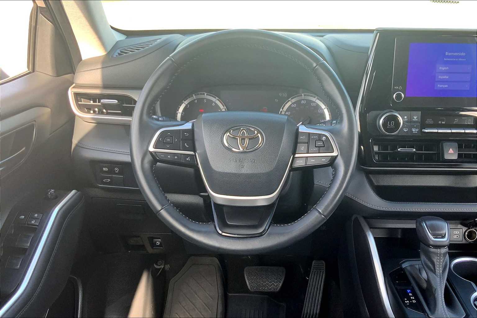 2023 Toyota Highlander LE Magnetic Gray Metallic at AutoNation USA Houston