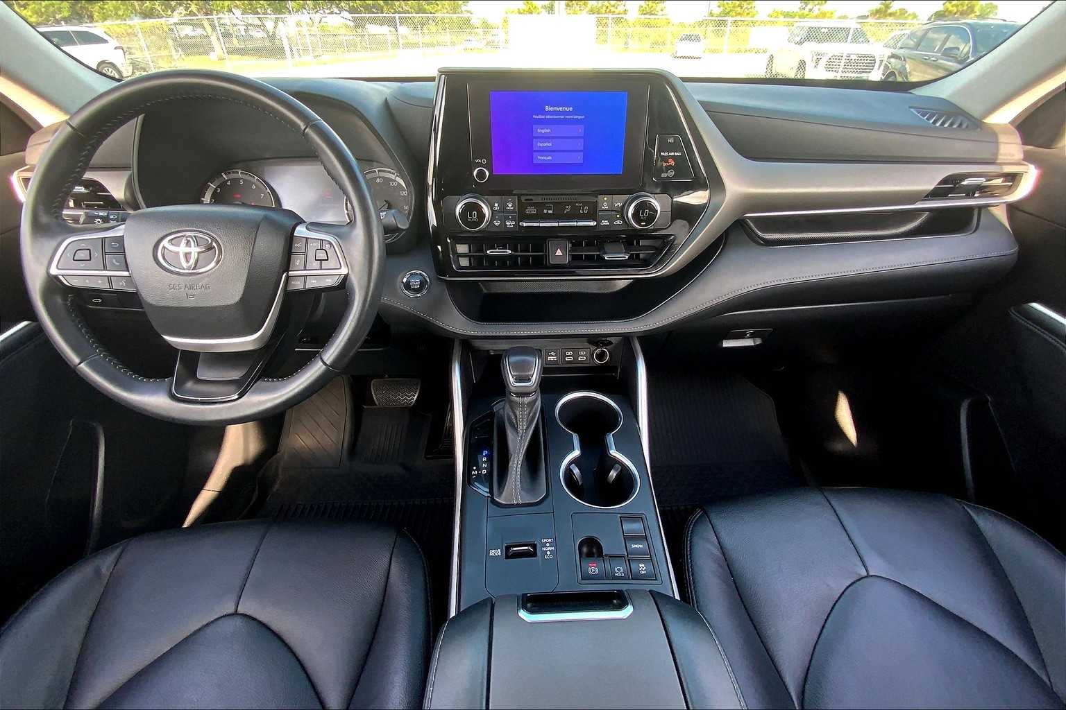 2023 Toyota Highlander LE Magnetic Gray Metallic at AutoNation USA Houston