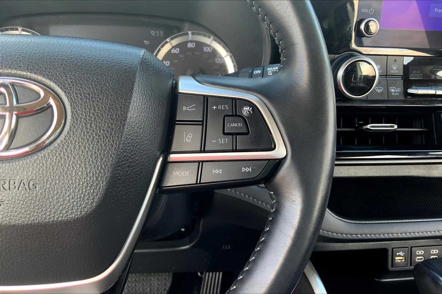 2023 Toyota Highlander LE Magnetic Gray Metallic at AutoNation USA Houston