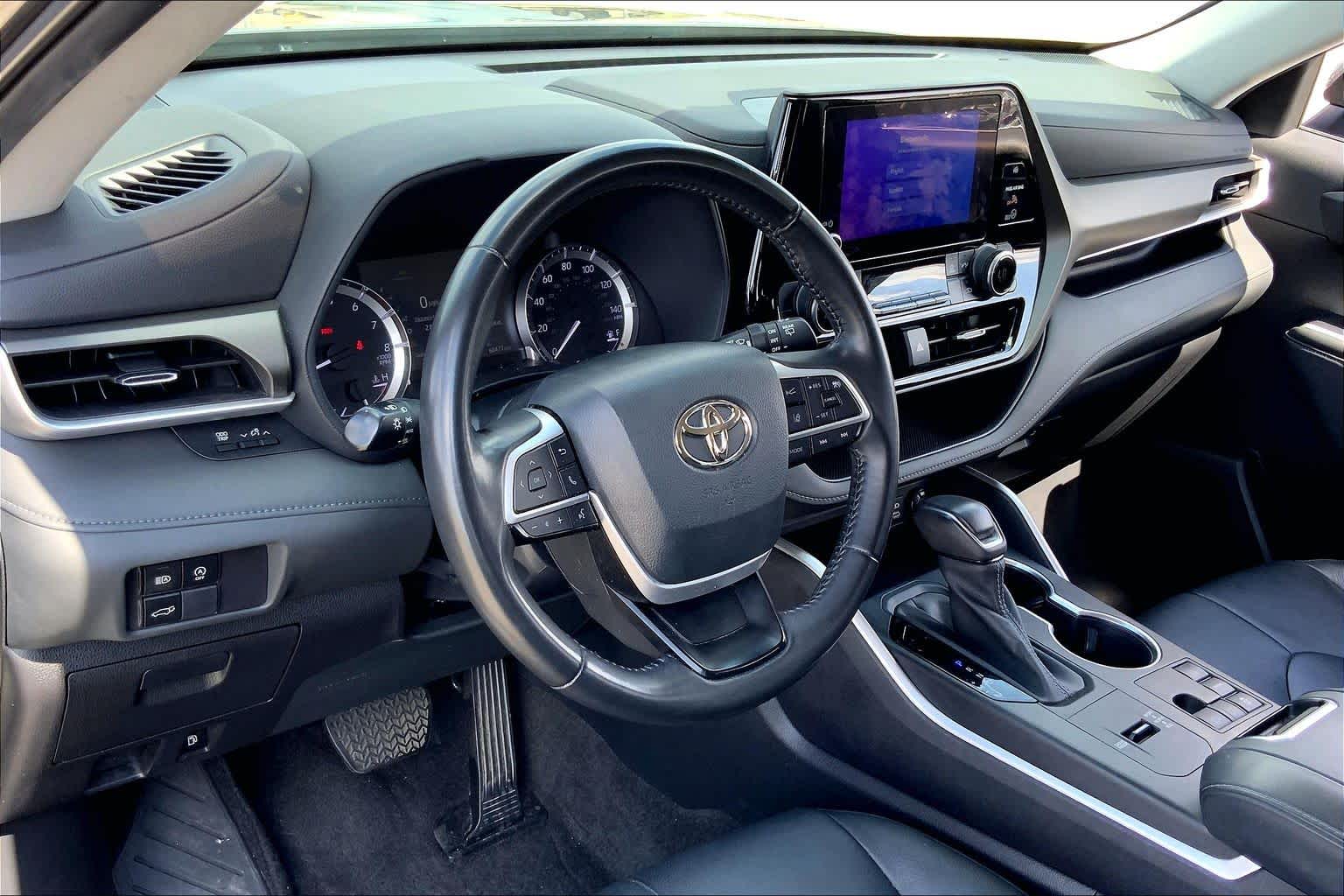2023 Toyota Highlander LE Magnetic Gray Metallic at Group 1 Toyota Southwest