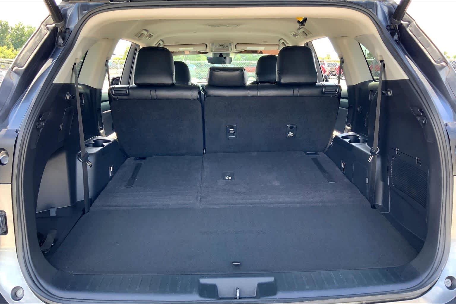 2023 Toyota Highlander LE Magnetic Gray Metallic at Group 1 Toyota Southwest
