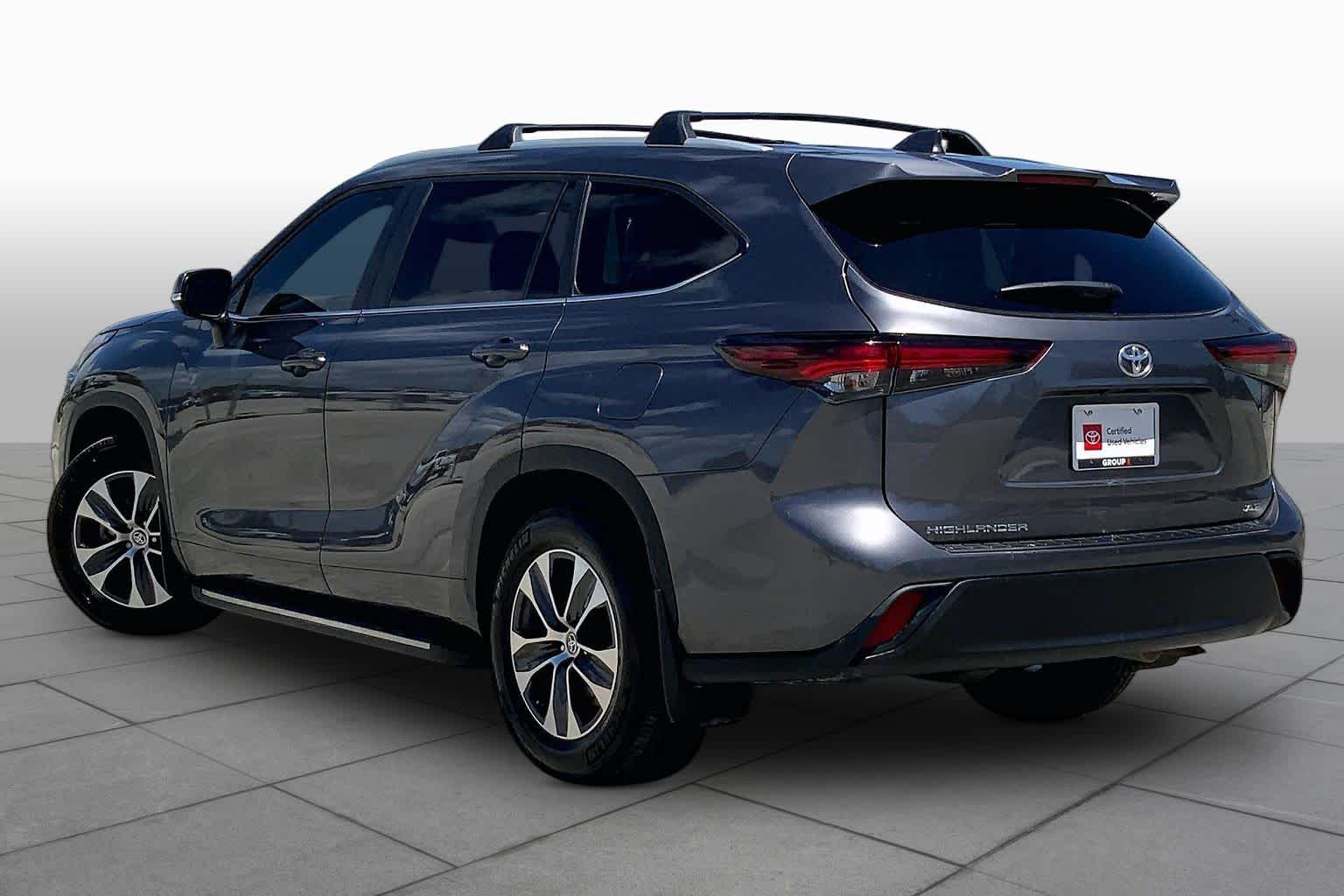 2024 Toyota Highlander XLE Magnetic Gray Metallic at AutoNation USA Houston