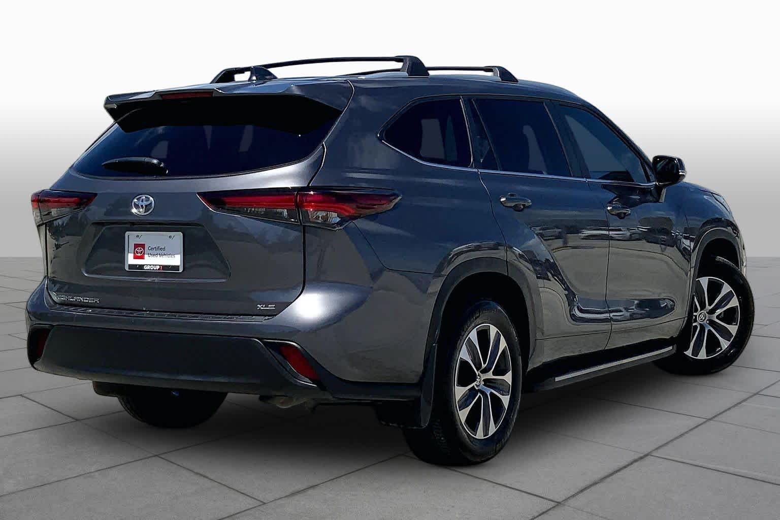 2024 Toyota Highlander XLE Magnetic Gray Metallic at AutoNation USA Houston