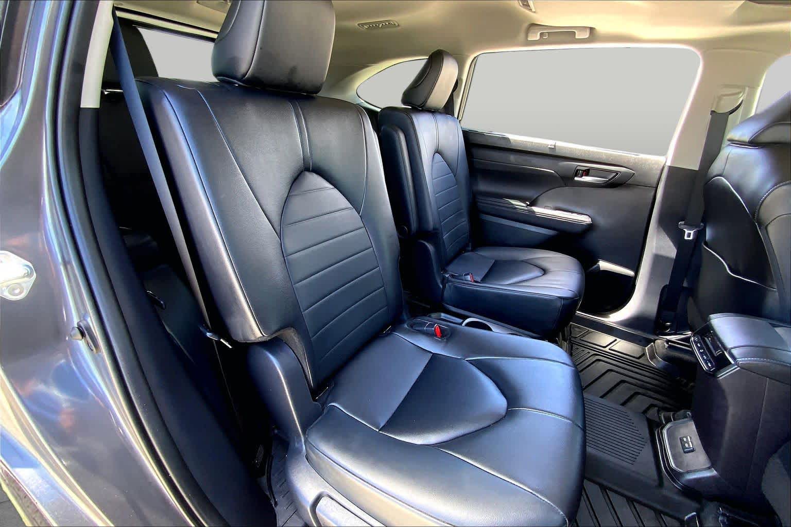 2024 Toyota Highlander XLE Magnetic Gray Metallic at AutoNation USA Houston