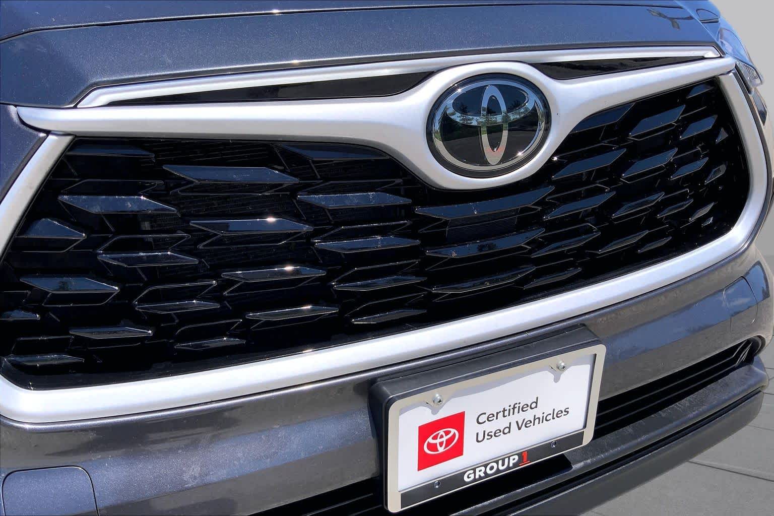 2024 Toyota Highlander XLE Magnetic Gray Metallic at AutoNation USA Houston
