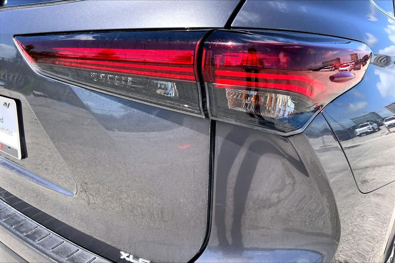 2024 Toyota Highlander XLE Magnetic Gray Metallic at AutoNation USA Houston