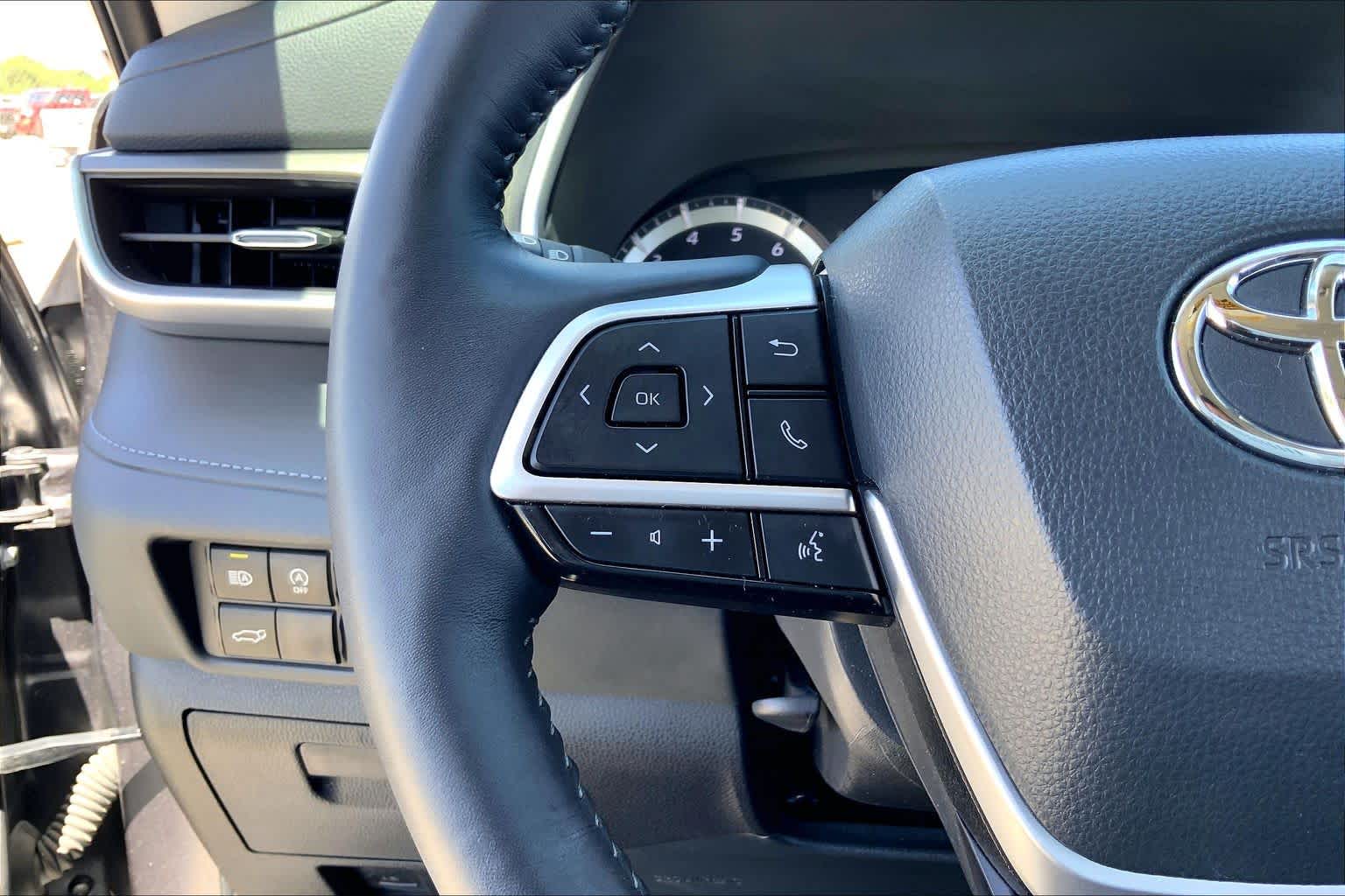 2024 Toyota Highlander XLE Magnetic Gray Metallic at AutoNation USA Houston