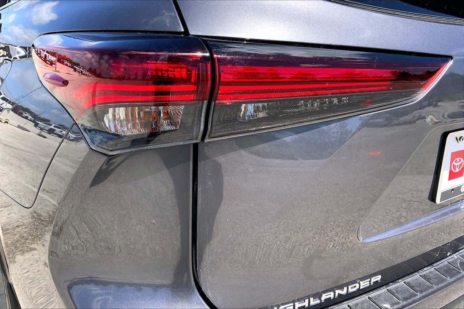 2024 Toyota Highlander XLE Magnetic Gray Metallic at AutoNation USA Houston
