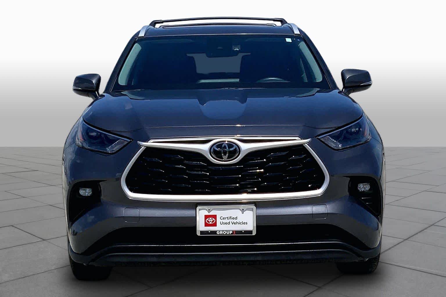 2024 Toyota Highlander XLE Magnetic Gray Metallic at AutoNation USA Houston