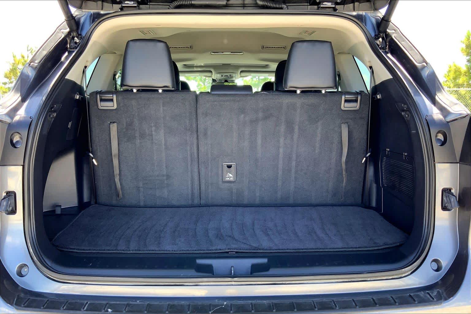 2024 Toyota Highlander XLE Magnetic Gray Metallic at AutoNation USA Houston
