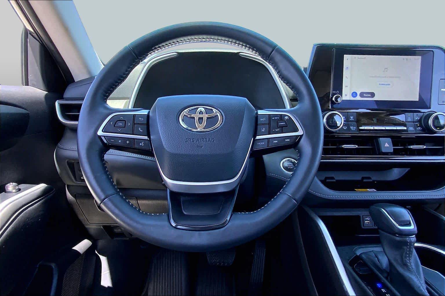 2024 Toyota Highlander XLE Magnetic Gray Metallic at AutoNation USA Houston