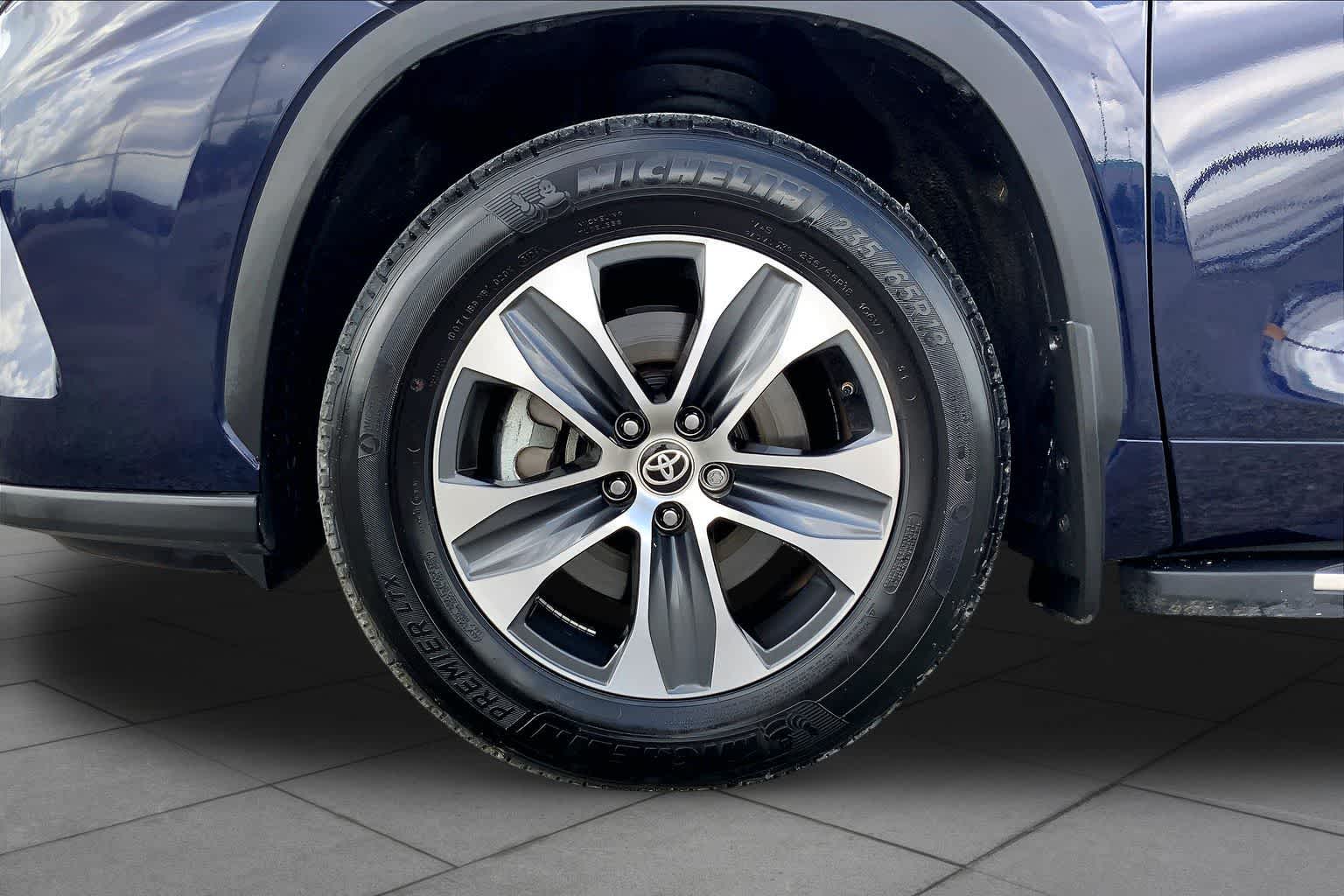 2024 Toyota Highlander XLE Blueprint at AutoNation Toyota Gulf Fwy