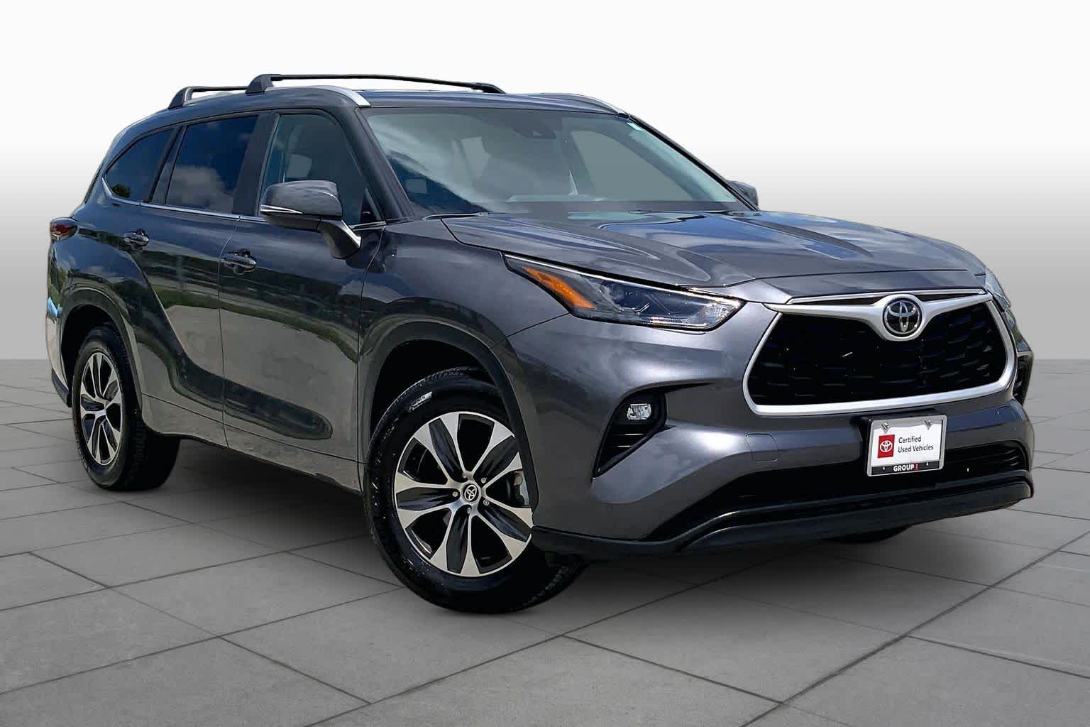 2025 Toyota Highlander XLE Magnetic Gray Metallic at Group 1 Toyota Southwest