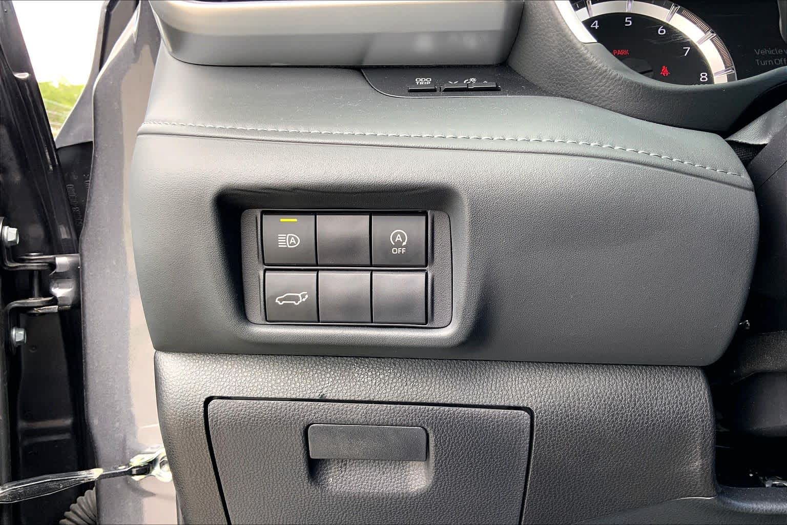 2025 Toyota Highlander XLE Magnetic Gray Metallic at Group 1 Toyota Southwest