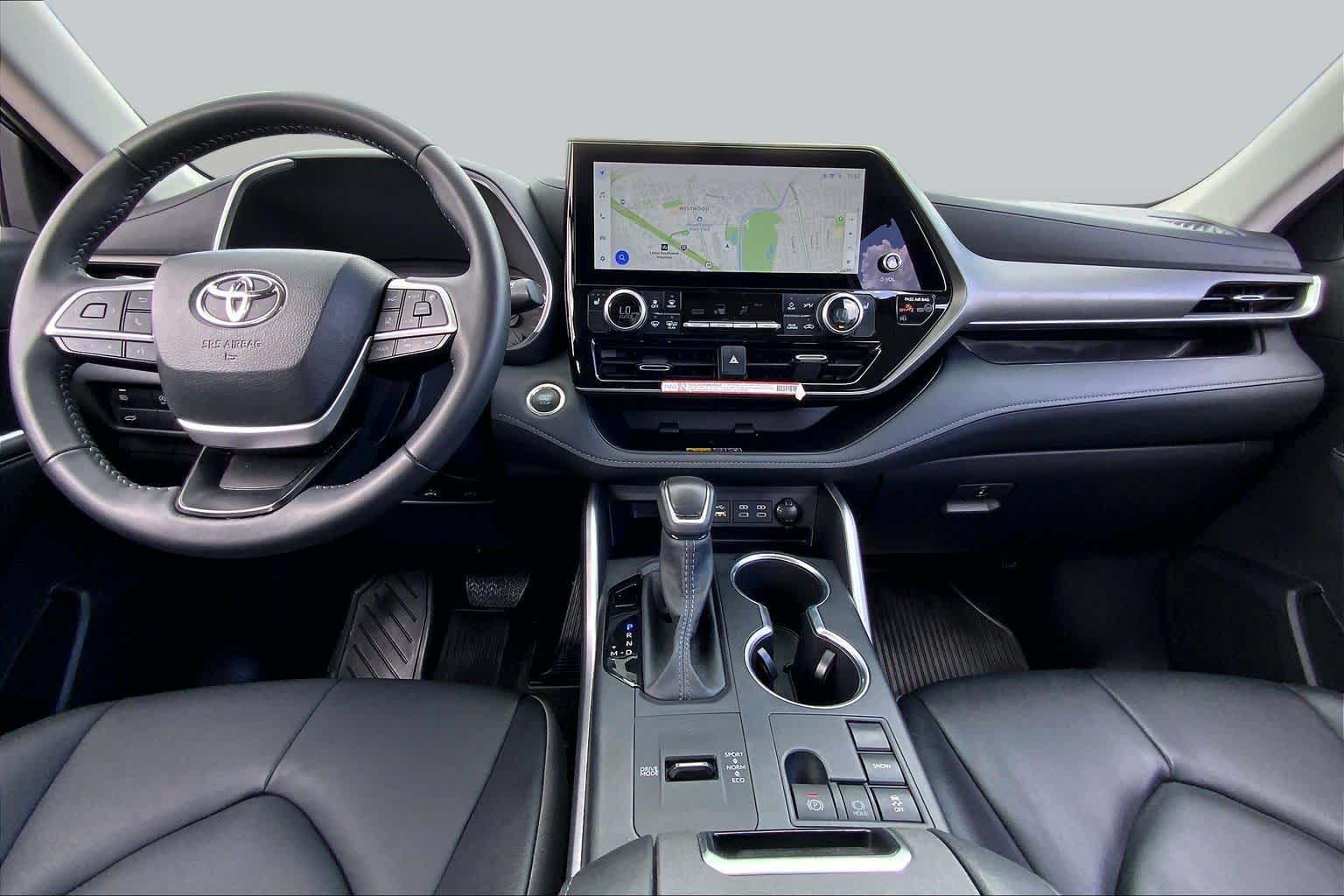 2025 Toyota Highlander XLE Magnetic Gray Metallic at Group 1 Toyota Southwest