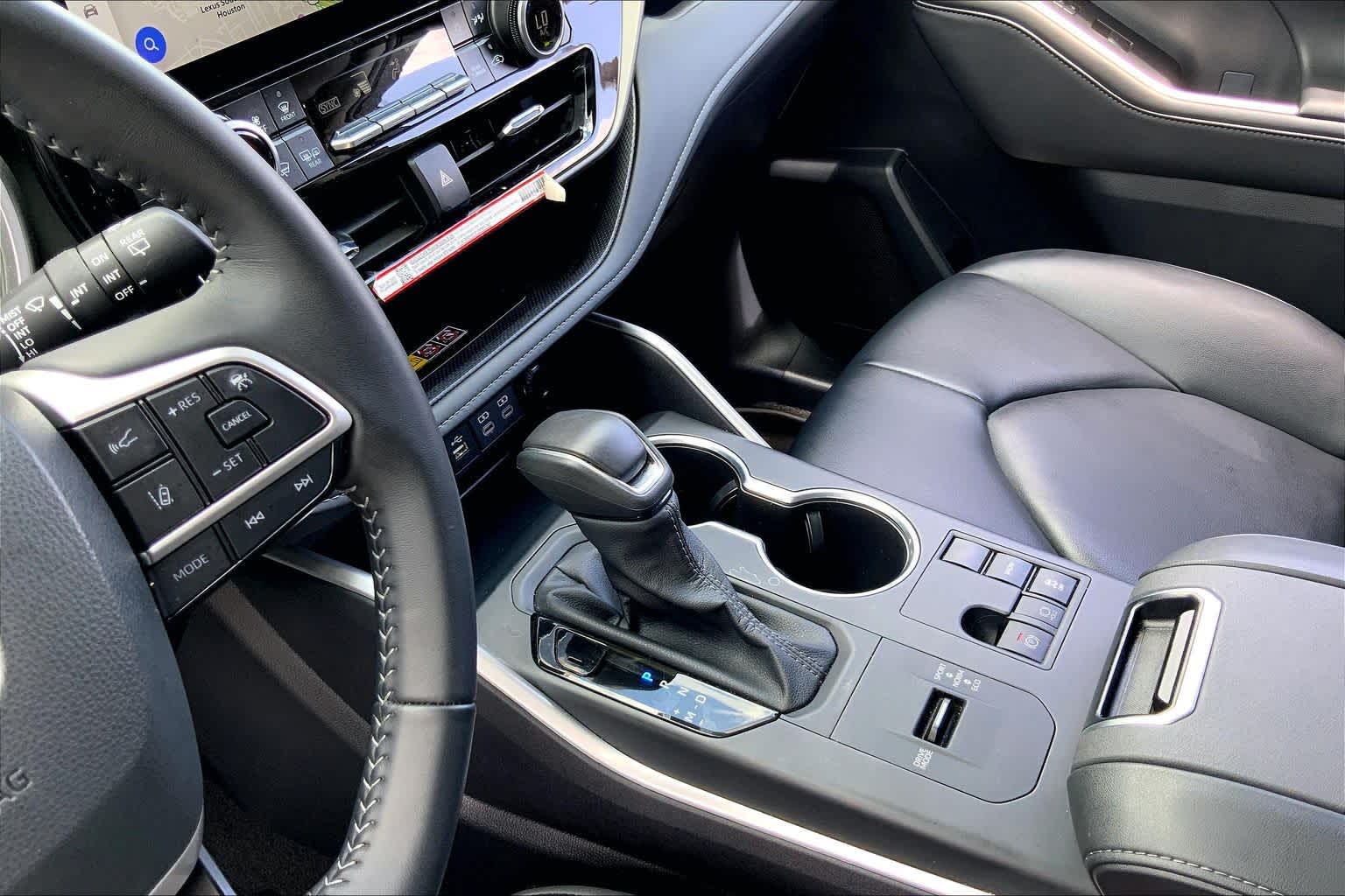 2025 Toyota Highlander XLE Magnetic Gray Metallic at Group 1 Toyota Southwest