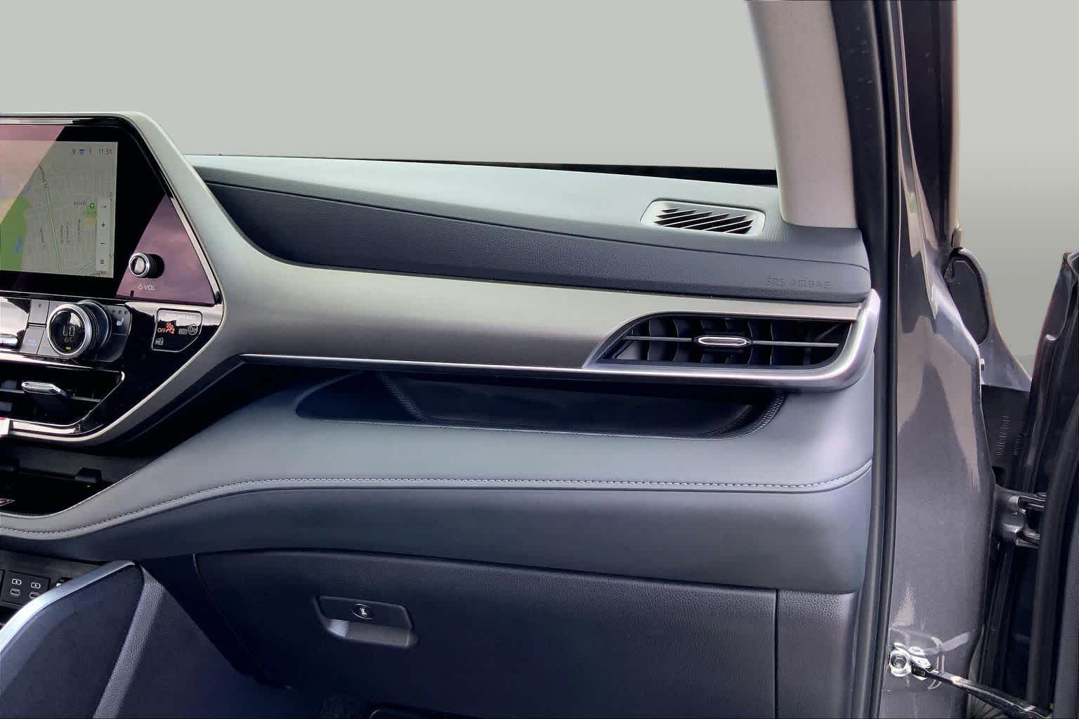 2025 Toyota Highlander XLE Magnetic Gray Metallic at Group 1 Toyota Southwest