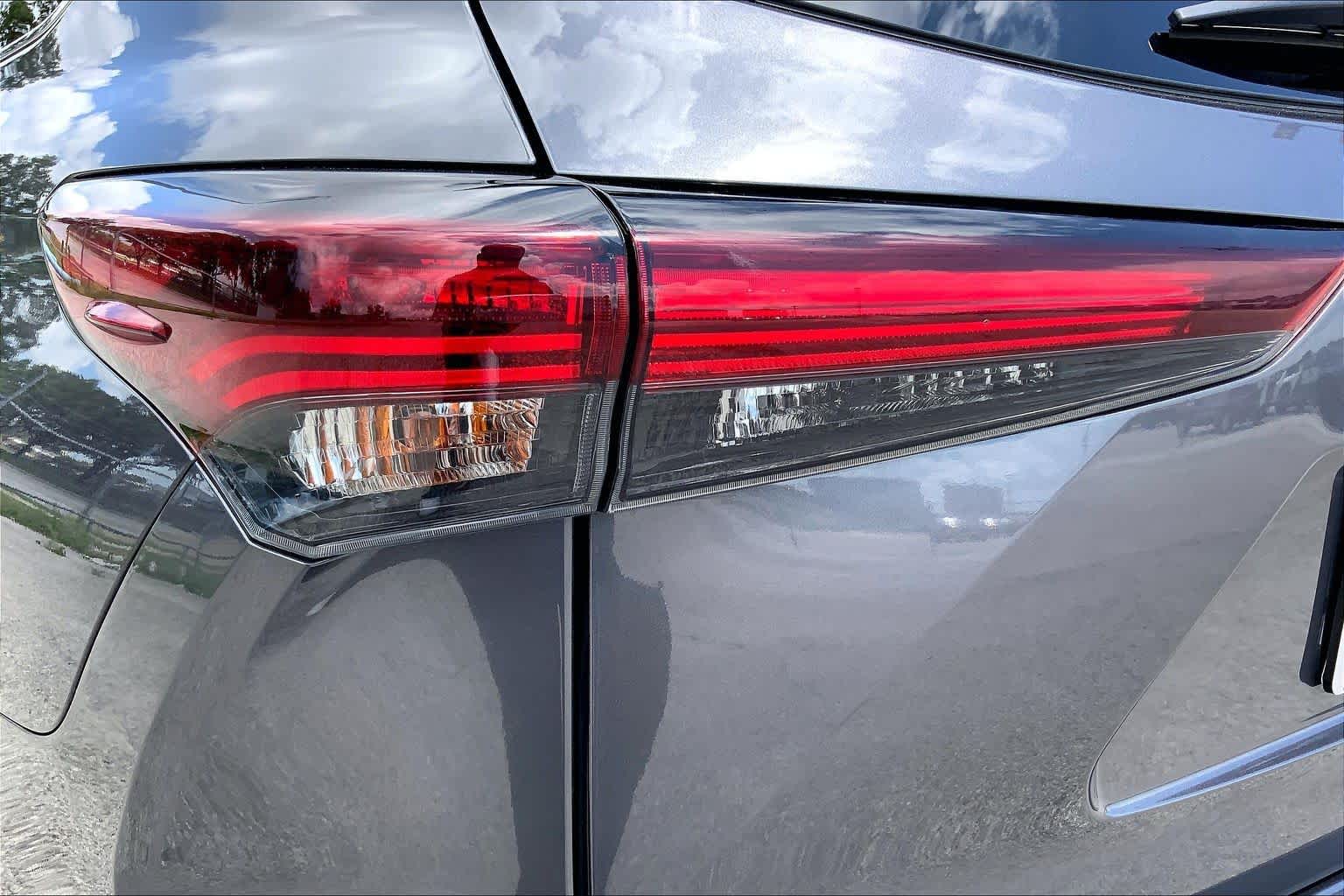 2025 Toyota Highlander XLE Magnetic Gray Metallic at Group 1 Toyota Southwest