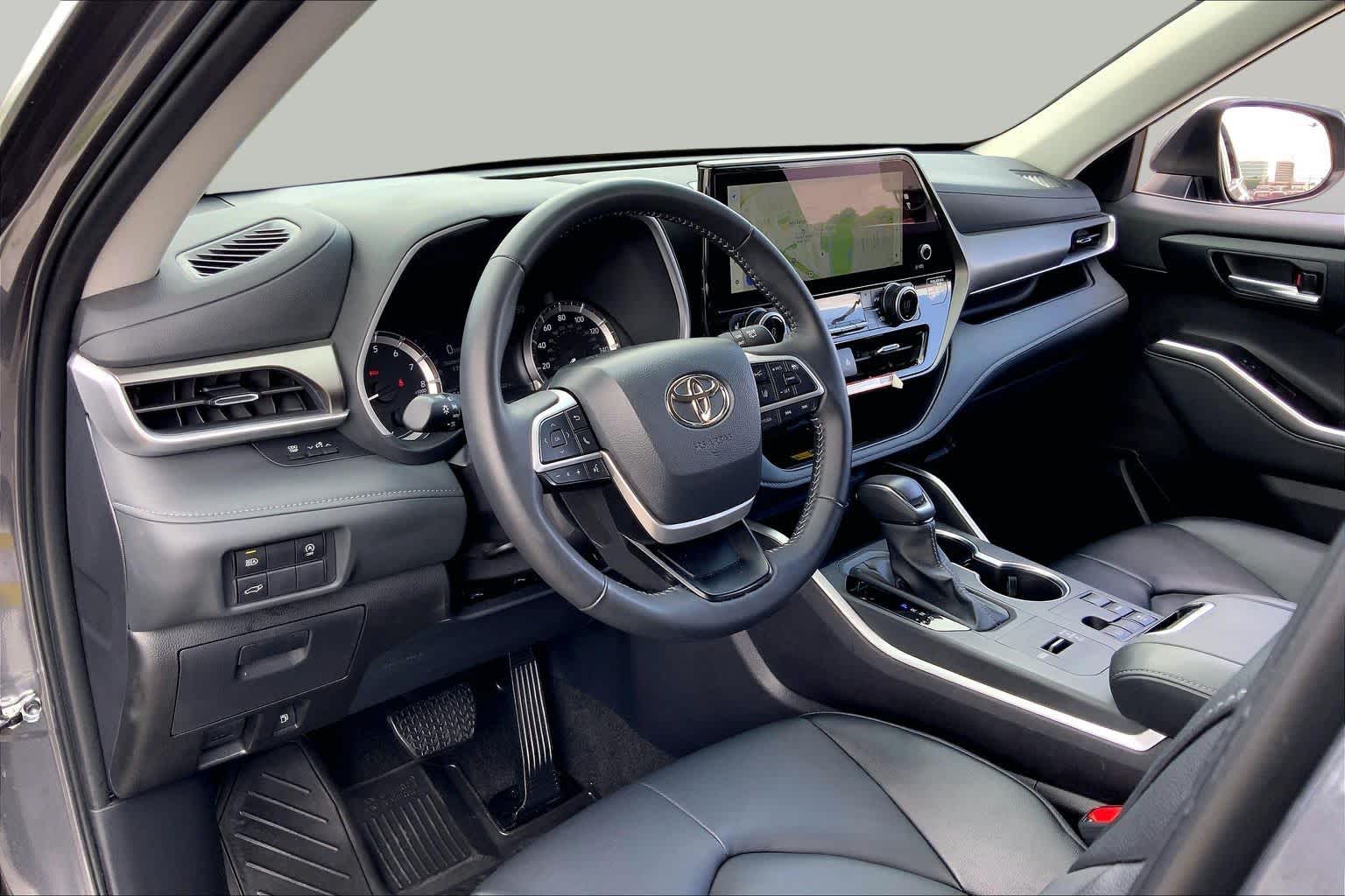 2025 Toyota Highlander XLE Magnetic Gray Metallic at Group 1 Toyota Southwest