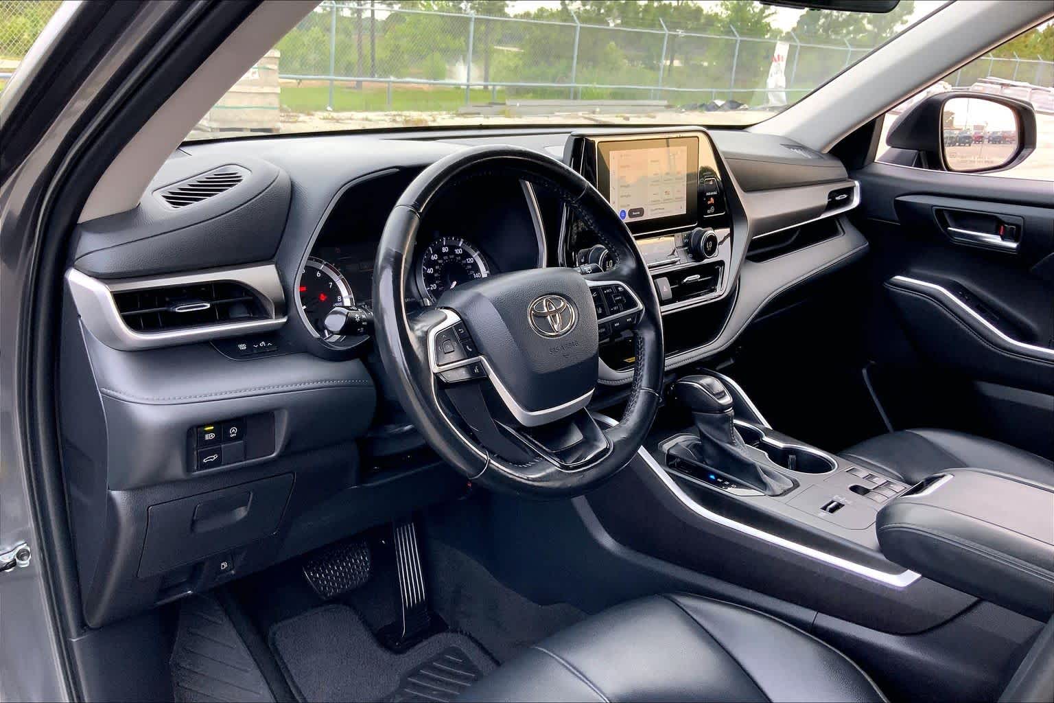 2023 Toyota Highlander XLE Magnetic Gray Metallic at Group 1 Toyota Southwest