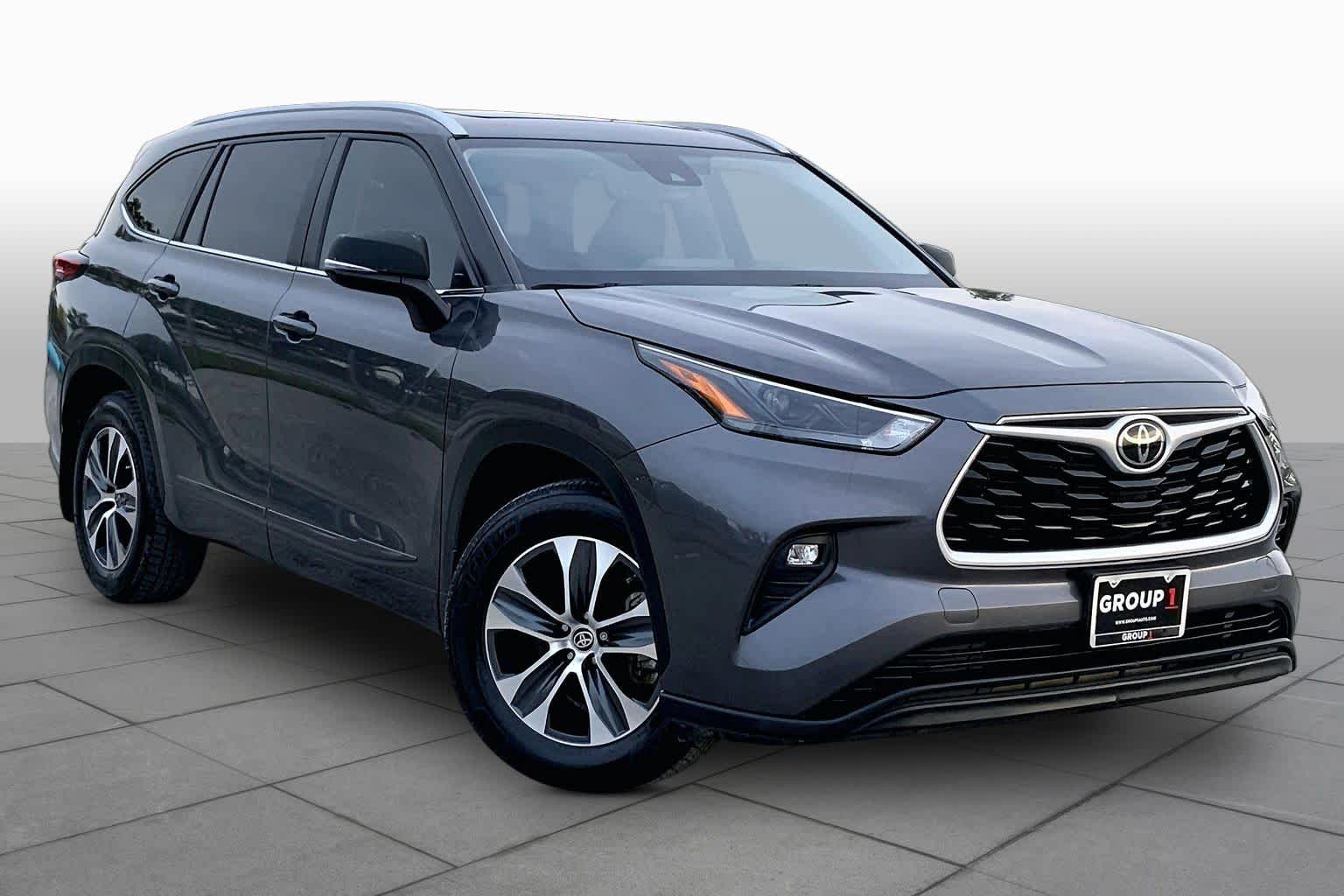 2023 Toyota Highlander XLE Magnetic Gray Metallic at Group 1 Toyota Southwest