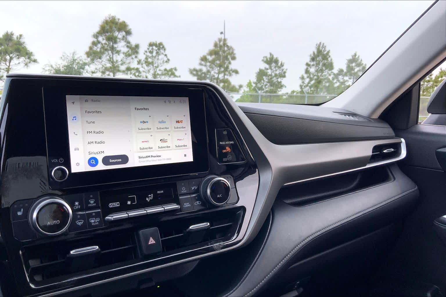 2023 Toyota Highlander XLE Magnetic Gray Metallic at Group 1 Toyota Southwest