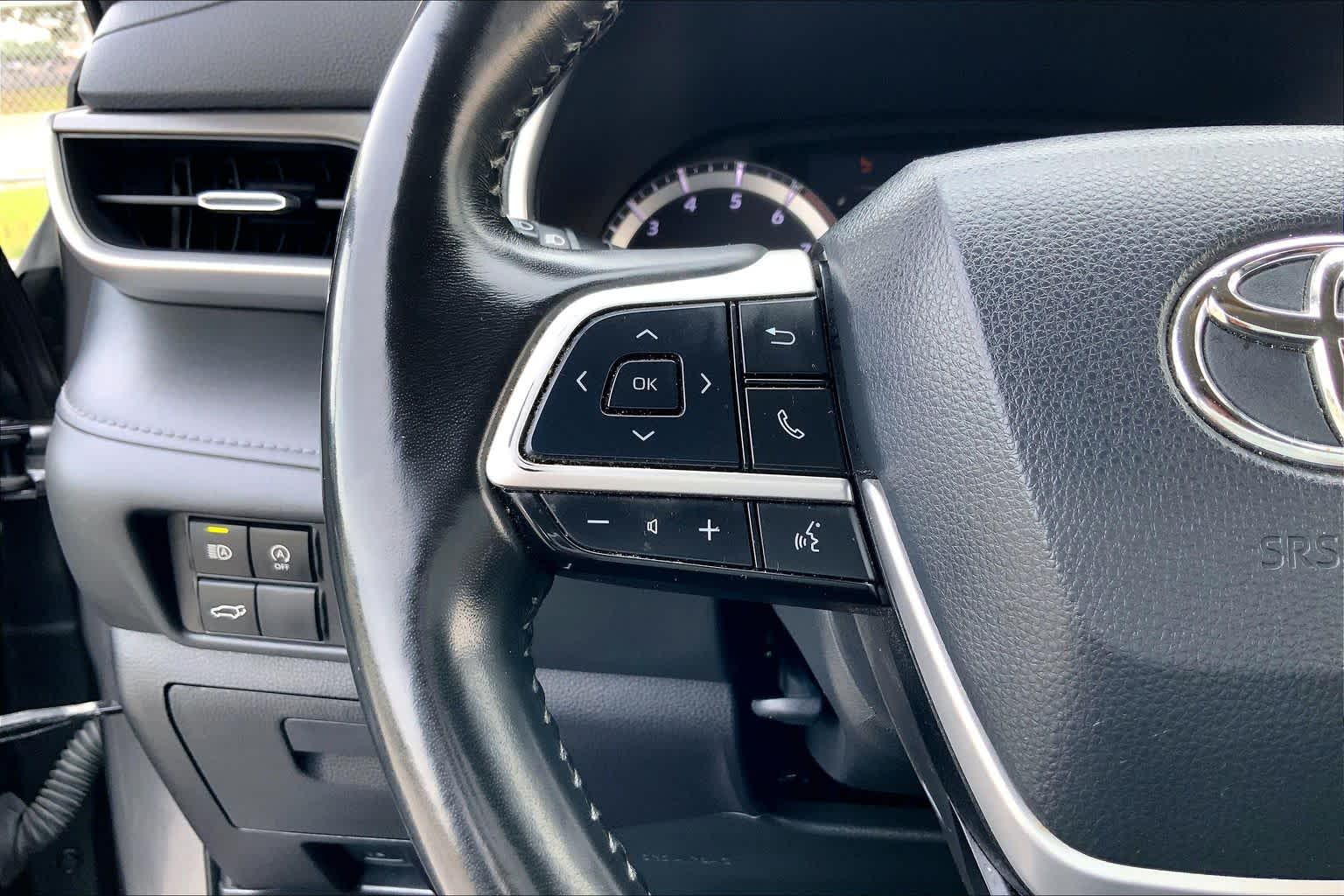 2023 Toyota Highlander XLE Magnetic Gray Metallic at Group 1 Toyota Southwest