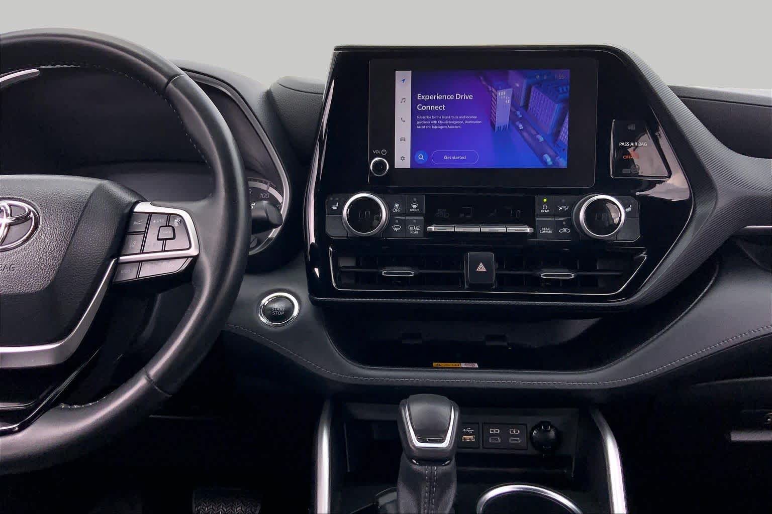 2023 Toyota Highlander photo 7 of 36
