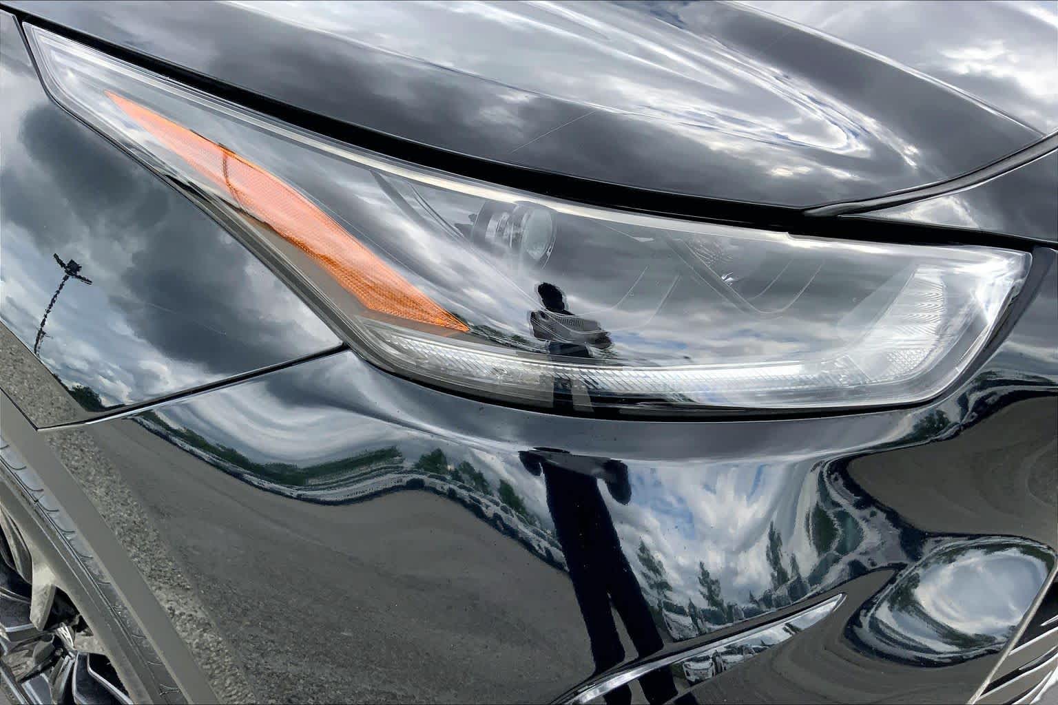 2023 Toyota Highlander photo 27 of 36