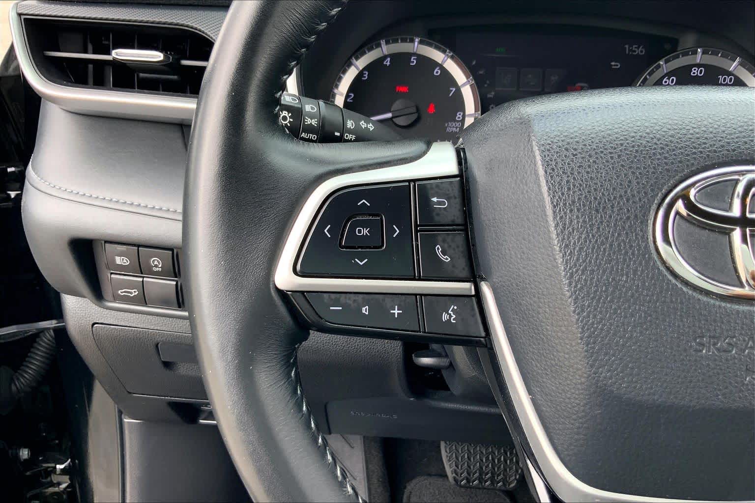 2023 Toyota Highlander photo 23 of 36