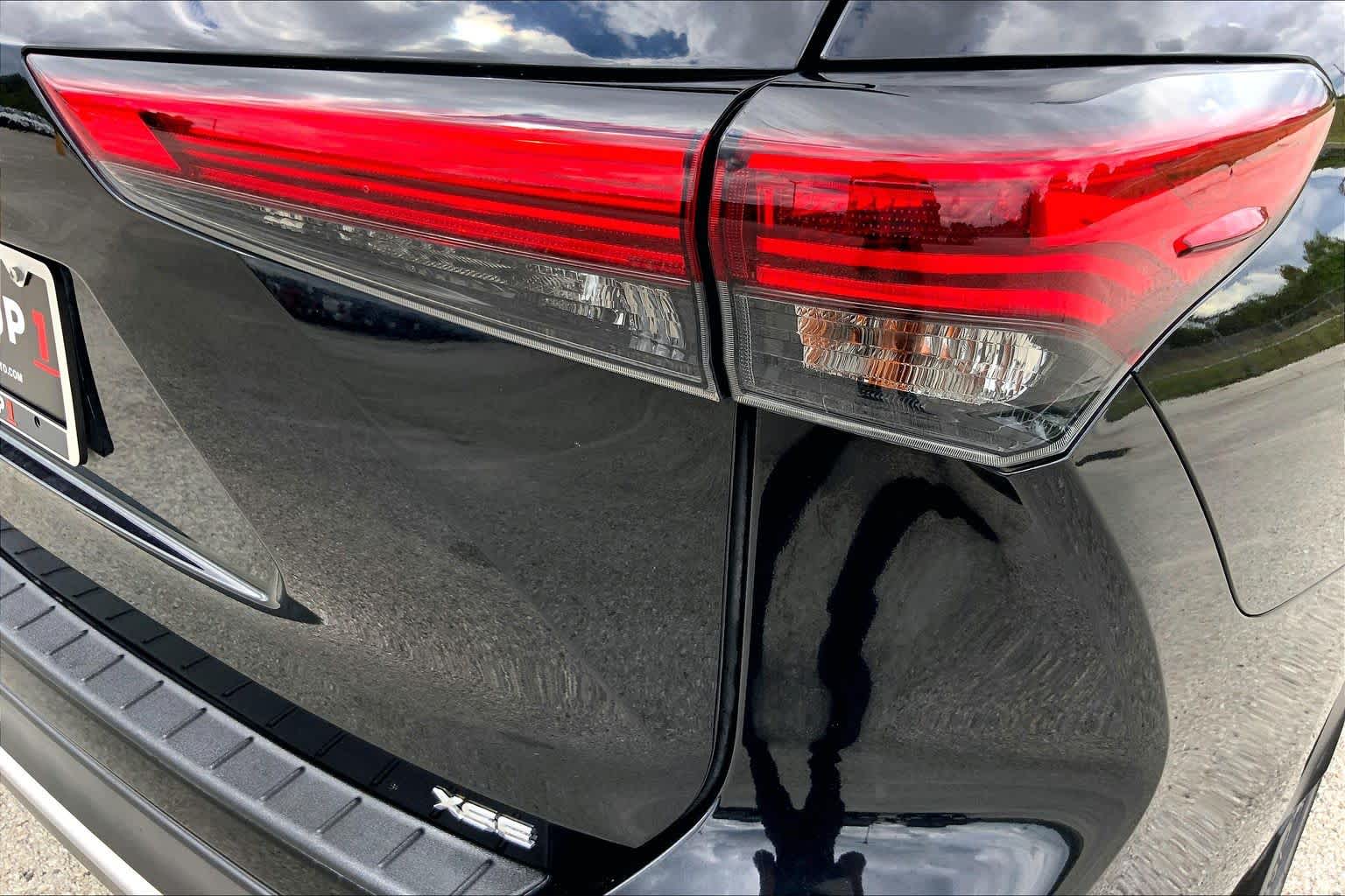 2023 Toyota Highlander photo 30 of 36
