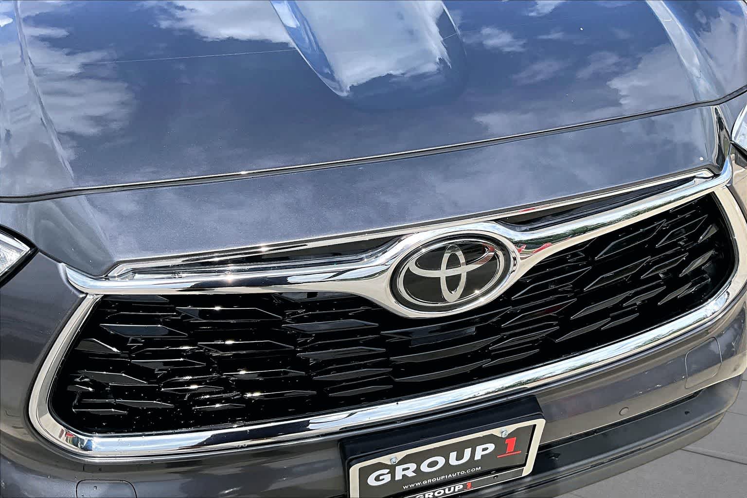 2024 Toyota Highlander Limited Magnetic Gray Metallic at AutoNation Chevrolet Gulf Fwy