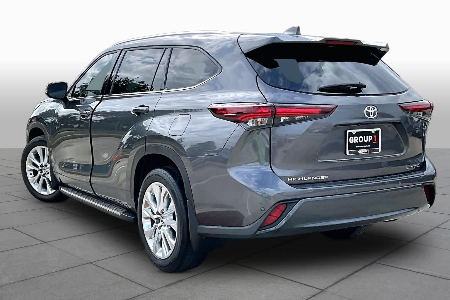 2024 Toyota Highlander Limited Magnetic Gray Metallic at AutoNation Chevrolet Gulf Fwy