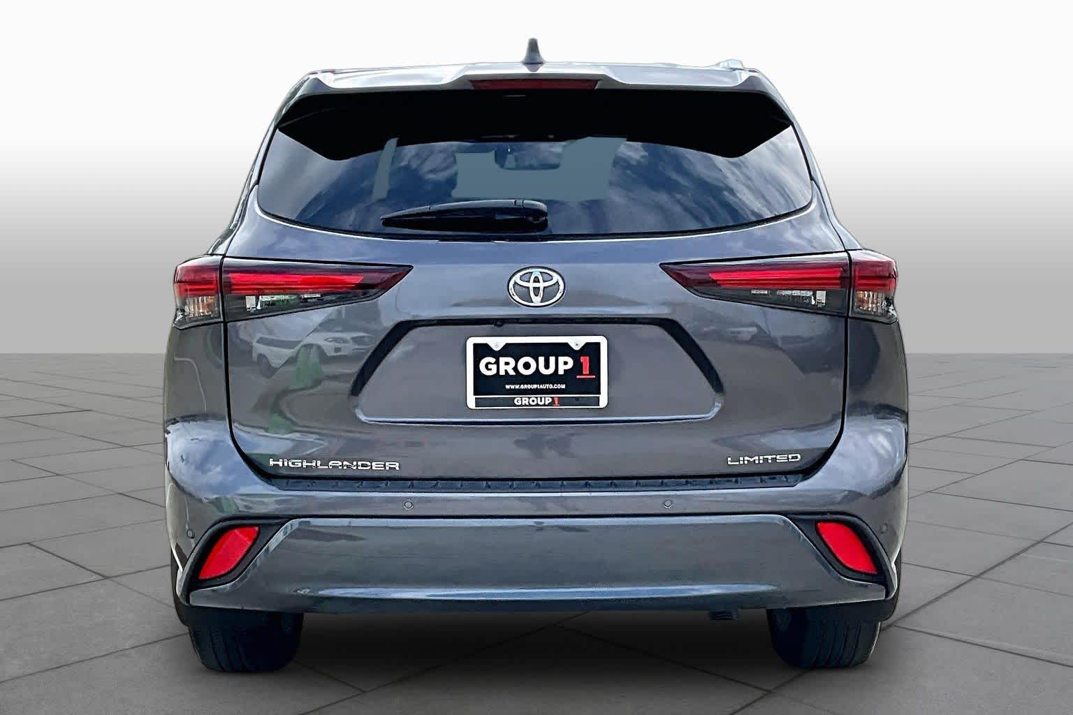 2024 Toyota Highlander Limited Magnetic Gray Metallic at AutoNation Chevrolet Gulf Fwy