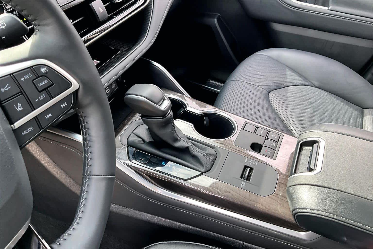 2024 Toyota Highlander Limited Magnetic Gray Metallic at AutoNation Chevrolet Gulf Fwy