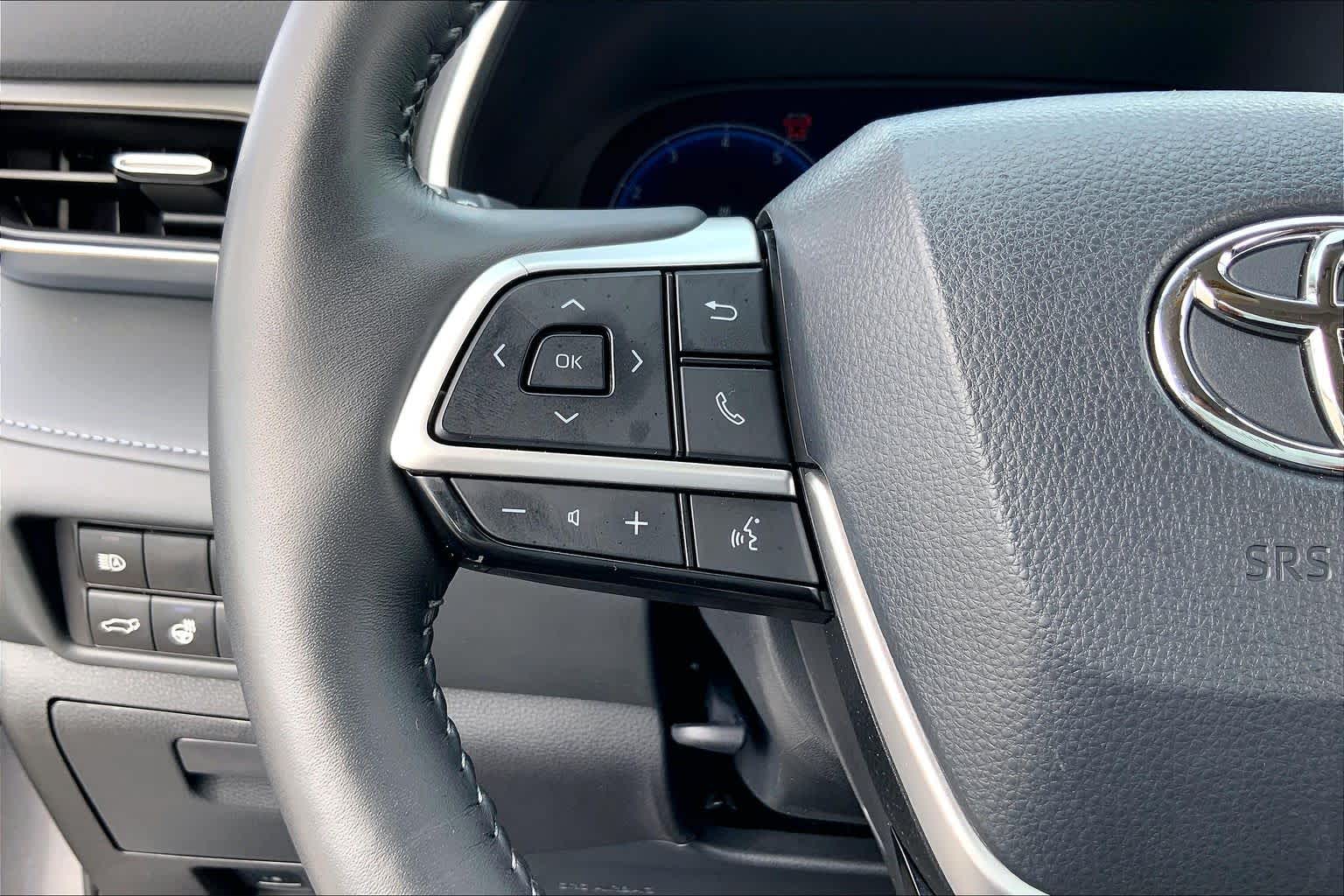 2024 Toyota Highlander Limited Magnetic Gray Metallic at AutoNation USA Katy
