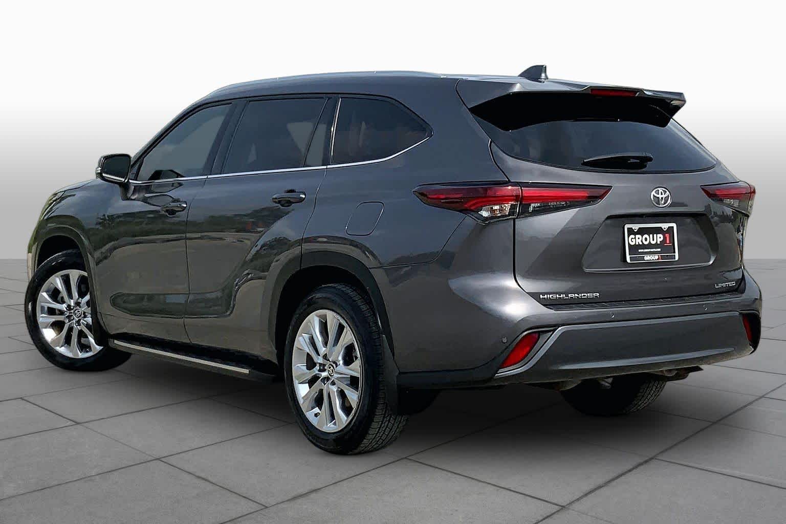 2024 Toyota Highlander Limited Magnetic Gray Metallic at AutoNation USA Katy
