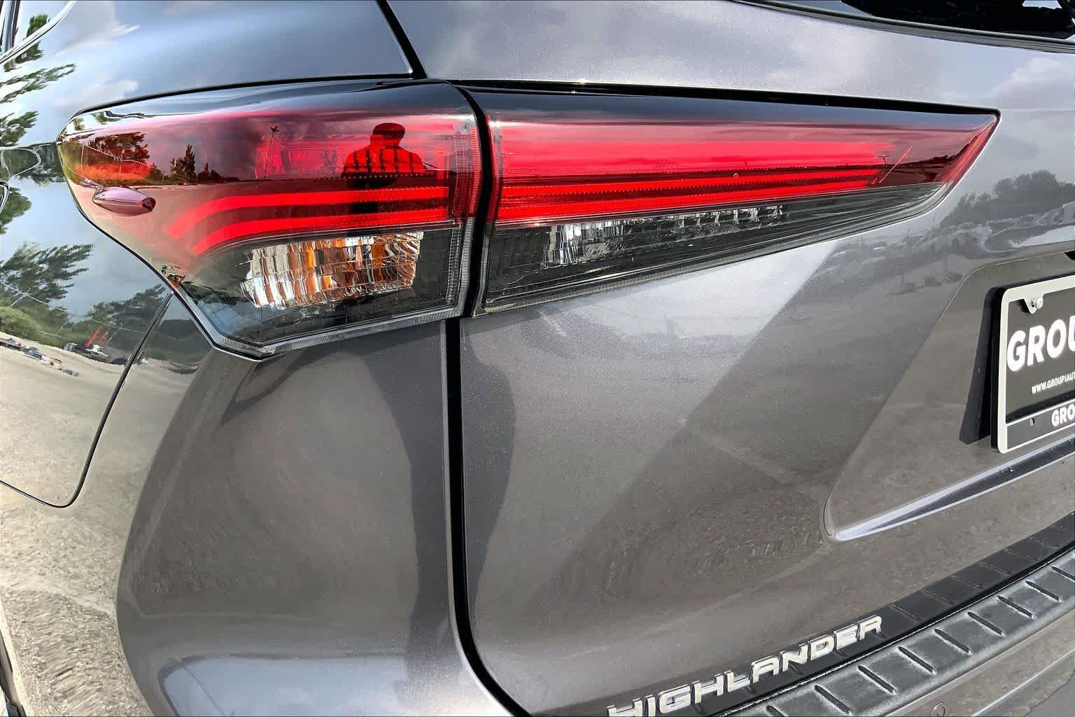 2024 Toyota Highlander Limited Magnetic Gray Metallic at AutoNation USA Katy