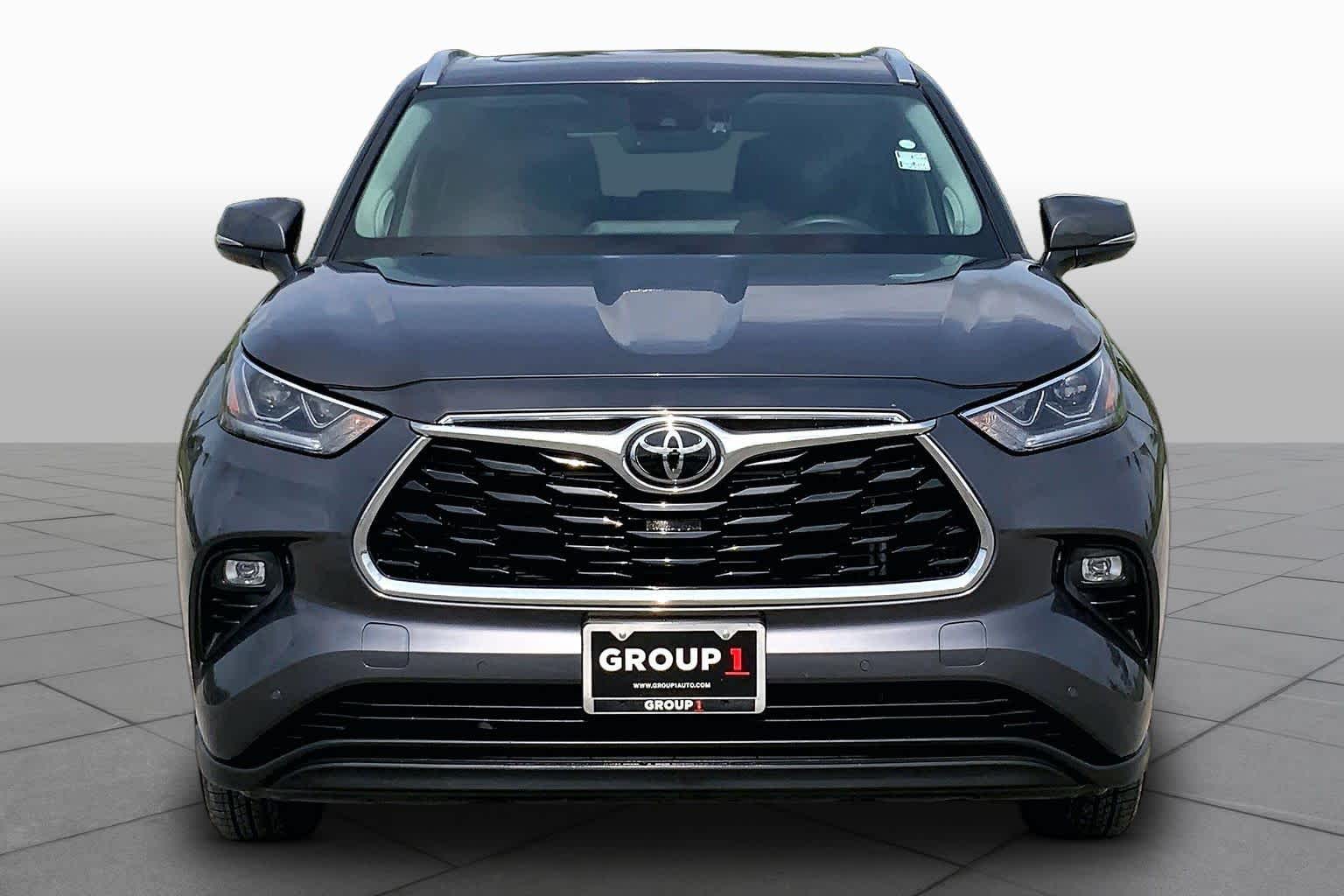 2024 Toyota Highlander Limited Magnetic Gray Metallic at AutoNation USA Katy