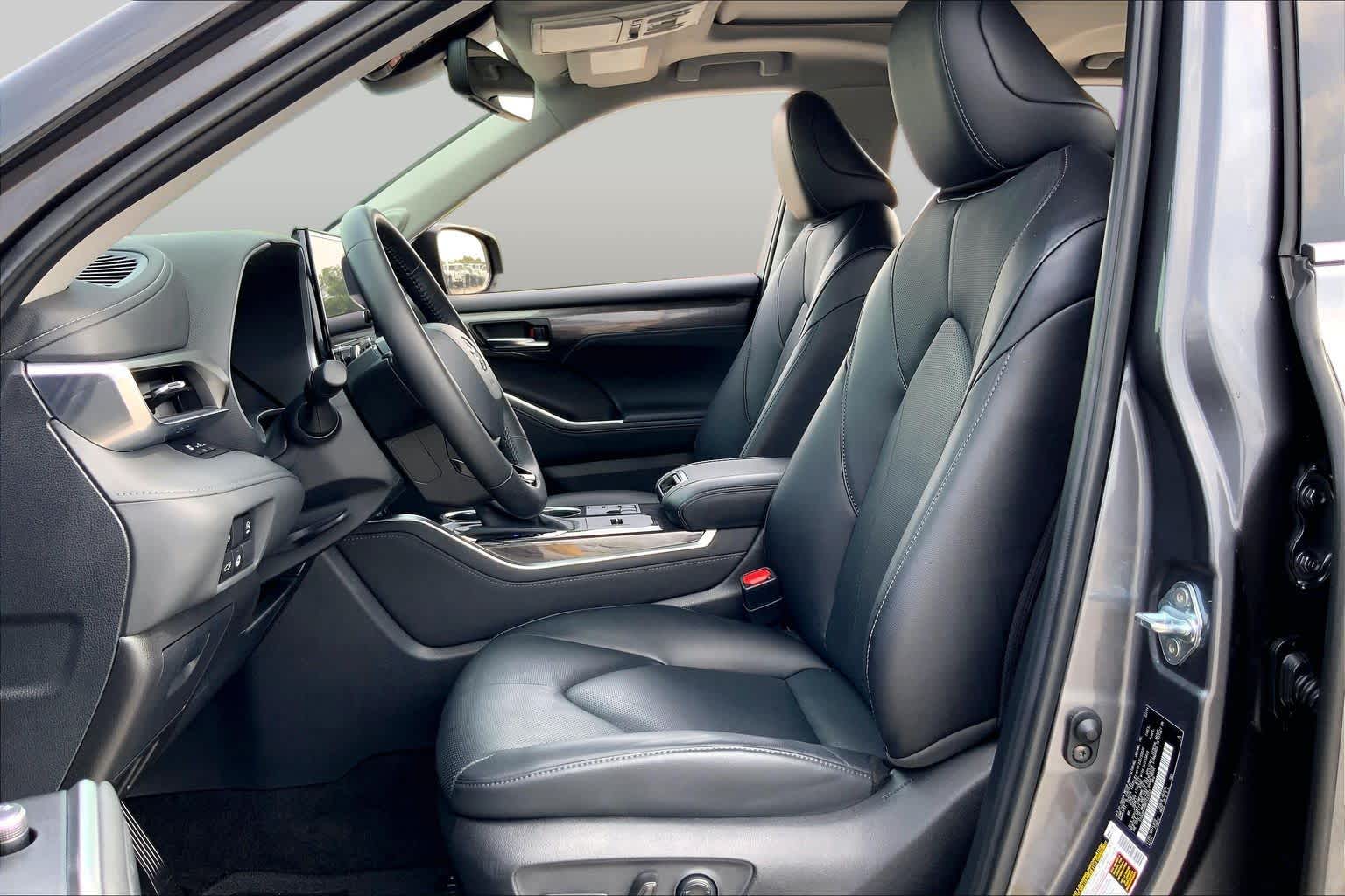 2024 Toyota Highlander Limited Magnetic Gray Metallic at AutoNation USA Katy