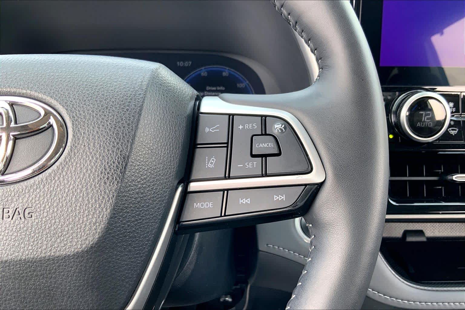 2024 Toyota Highlander Limited Magnetic Gray Metallic at AutoNation USA Katy