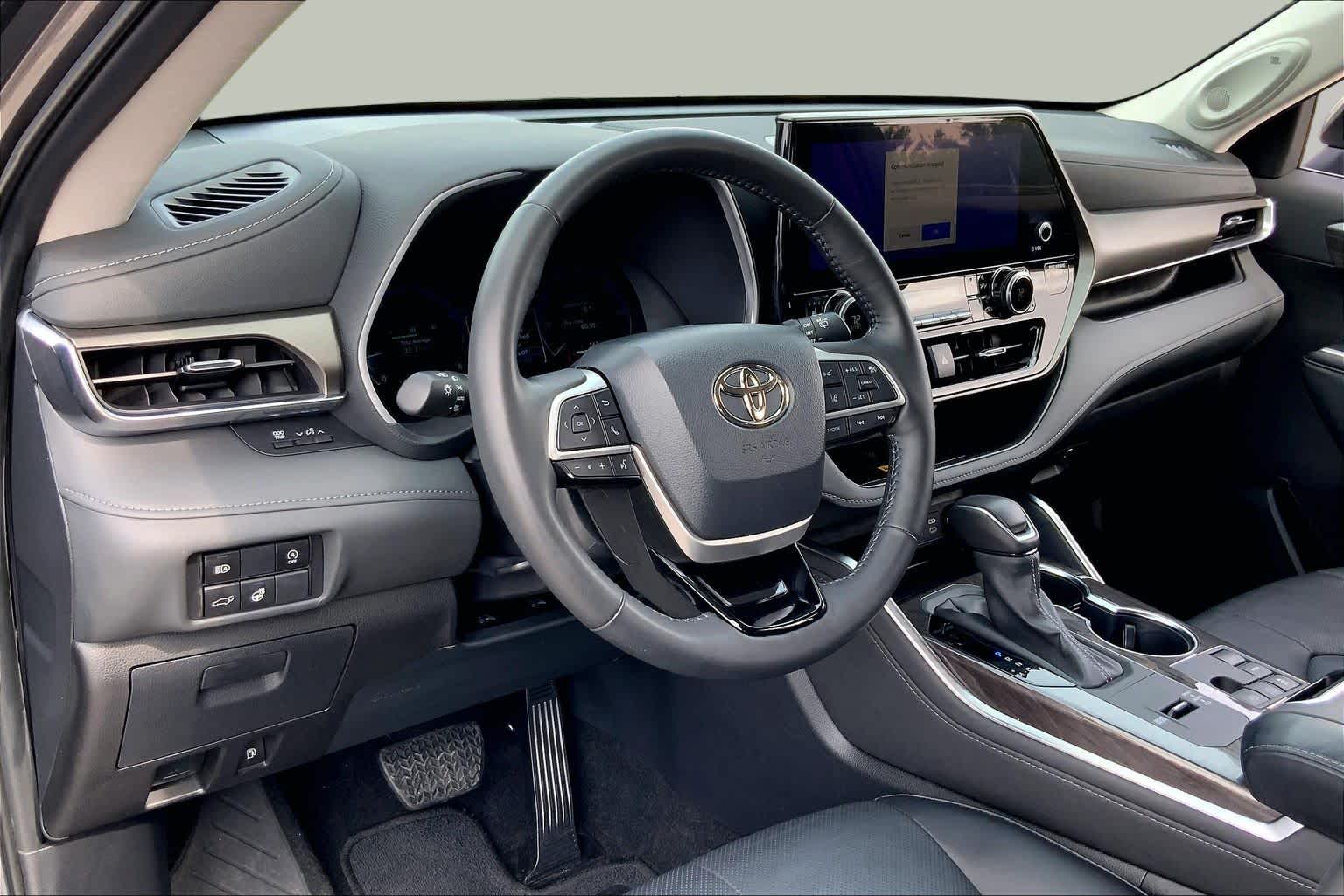 2024 Toyota Highlander Limited Magnetic Gray Metallic at AutoNation USA Katy