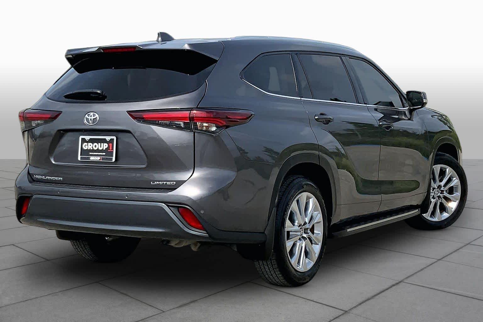 2024 Toyota Highlander Limited Magnetic Gray Metallic at AutoNation USA Katy