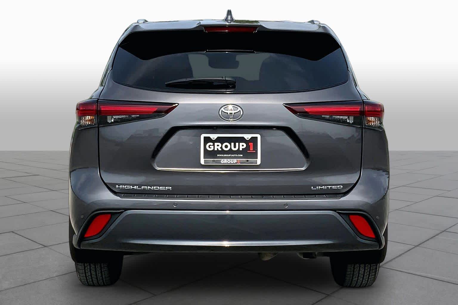 2024 Toyota Highlander Limited Magnetic Gray Metallic at AutoNation USA Katy