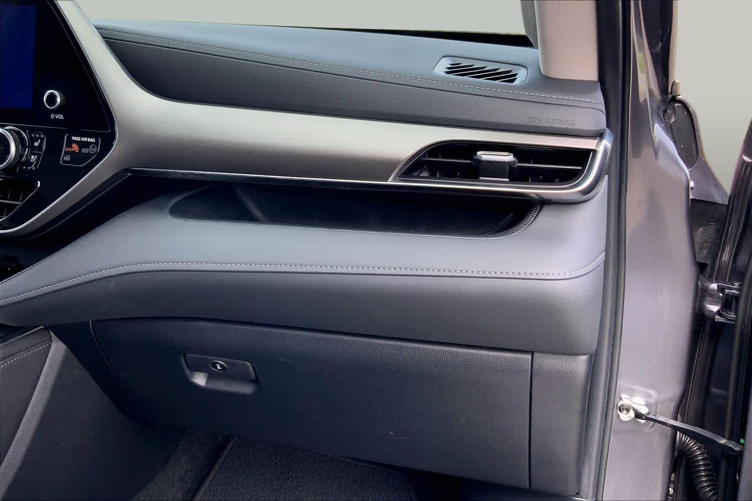 2024 Toyota Highlander Limited Magnetic Gray Metallic at AutoNation USA Katy