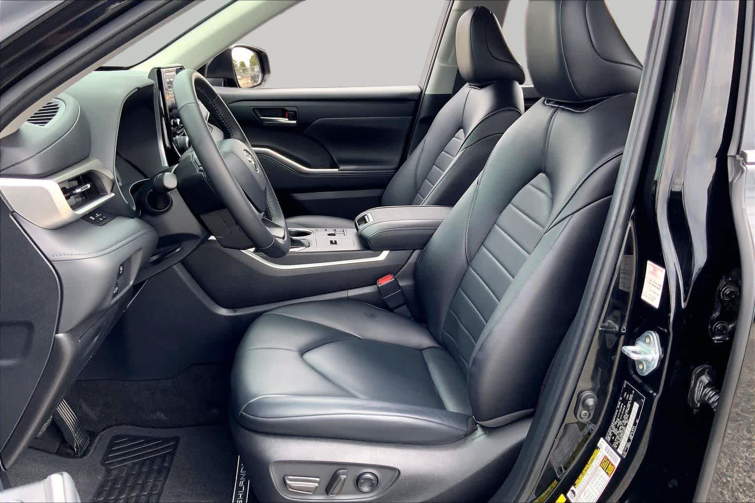 2024 Toyota Highlander XLE Midnight Black Metallic at AutoNation Toyota Gulf Fwy