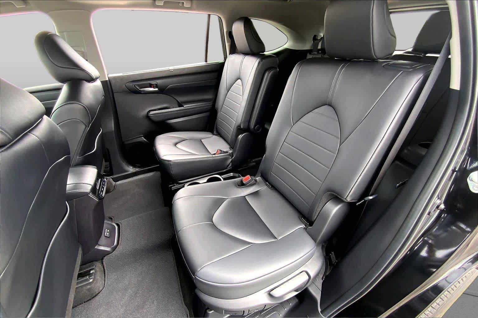 2024 Toyota Highlander XLE Midnight Black Metallic at AutoNation Toyota Gulf Fwy